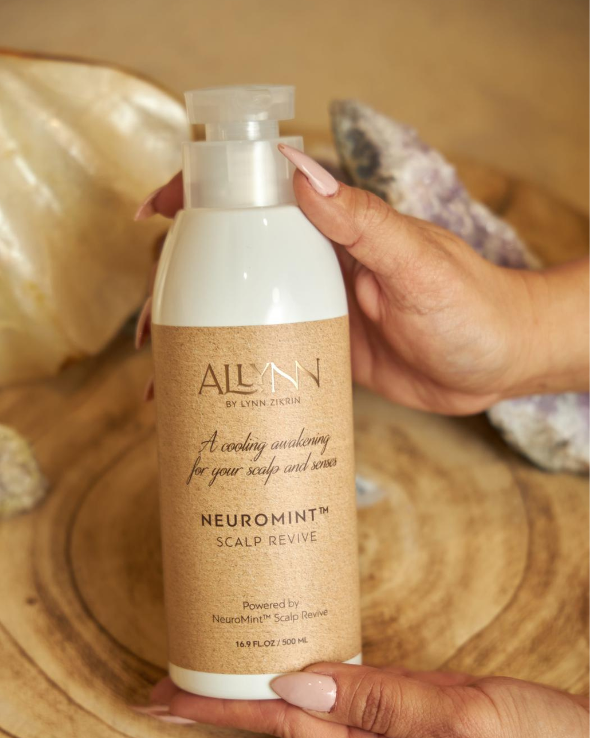 Therapeutic shampoo for the scalp